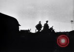 Standbild Britische Artillerie Feuern in der Schlacht der Ancre Frankreich, 1916, aus Sekunde 35 historischem Filmmaterial Videoclip 65675028141