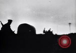 Standbild Britische Artillerie Feuern in der Schlacht der Ancre Frankreich, 1916, aus Sekunde 43 historischem Filmmaterial Videoclip 65675028141