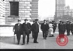 Standbild britische Bergleute Delegation London England Vereinigtes Königreich, 1914, aus Sekunde 8 historischem Filmmaterial Videoclip 65675028144