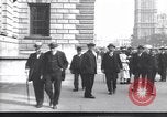 Standbild britische Bergleute Delegation London England Vereinigtes Königreich, 1914, aus Sekunde 9 historischem Filmmaterial Videoclip 65675028144