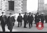 Standbild britische Bergleute Delegation London England Vereinigtes Königreich, 1914, aus Sekunde 10 historischem Filmmaterial Videoclip 65675028144