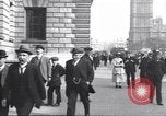 Standbild britische Bergleute Delegation London England Vereinigtes Königreich, 1914, aus Sekunde 14 historischem Filmmaterial Videoclip 65675028144