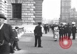 Standbild britische Bergleute Delegation London England Vereinigtes Königreich, 1914, aus Sekunde 17 historischem Filmmaterial Videoclip 65675028144