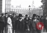 Standbild britische Bergleute Delegation London England Vereinigtes Königreich, 1914, aus Sekunde 20 historischem Filmmaterial Videoclip 65675028144