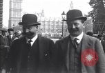 Standbild britische Bergleute Delegation London England Vereinigtes Königreich, 1914, aus Sekunde 22 historischem Filmmaterial Videoclip 65675028144