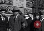 Standbild britische Bergleute Delegation London England Vereinigtes Königreich, 1914, aus Sekunde 29 historischem Filmmaterial Videoclip 65675028144