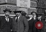 Standbild britische Bergleute Delegation London England Vereinigtes Königreich, 1914, aus Sekunde 32 historischem Filmmaterial Videoclip 65675028144