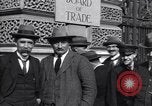 Standbild britische Bergleute Delegation London England Vereinigtes Königreich, 1914, aus Sekunde 33 historischem Filmmaterial Videoclip 65675028144