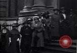 Standbild britische Bergleute Delegation London England Vereinigtes Königreich, 1914, aus Sekunde 51 historischem Filmmaterial Videoclip 65675028144