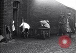 Standbild Britische Frauen arbeiten in den Krieg Ersten Weltkrieg Vereinigtes Königreich, 1914, aus Sekunde 12 historischem Filmmaterial Videoclip 65675028145