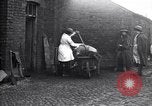 Standbild Britische Frauen arbeiten in den Krieg Ersten Weltkrieg Vereinigtes Königreich, 1914, aus Sekunde 14 historischem Filmmaterial Videoclip 65675028145