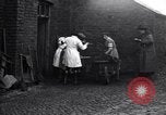 Standbild Britische Frauen arbeiten in den Krieg Ersten Weltkrieg Vereinigtes Königreich, 1914, aus Sekunde 20 historischem Filmmaterial Videoclip 65675028145