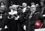 Standbild King fragt britischen weniger zu essen Brot Rationierung für Ersten Weltkrieg Aufwand London England Vereinigtes Königreich, 1914, aus Sekunde 3 historischem Filmmaterial Videoclip 65675028146