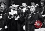 Standbild King fragt britischen weniger zu essen Brot Rationierung für Ersten Weltkrieg Aufwand London England Vereinigtes Königreich, 1914, aus Sekunde 4 historischem Filmmaterial Videoclip 65675028146