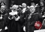 Standbild King fragt britischen weniger zu essen Brot Rationierung für Ersten Weltkrieg Aufwand London England Vereinigtes Königreich, 1914, aus Sekunde 10 historischem Filmmaterial Videoclip 65675028146
