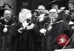 Standbild King fragt britischen weniger zu essen Brot Rationierung für Ersten Weltkrieg Aufwand London England Vereinigtes Königreich, 1914, aus Sekunde 12 historischem Filmmaterial Videoclip 65675028146
