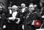 Standbild King fragt britischen weniger zu essen Brot Rationierung für Ersten Weltkrieg Aufwand London England Vereinigtes Königreich, 1914, aus Sekunde 39 historischem Filmmaterial Videoclip 65675028146