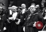 Standbild King fragt britischen weniger zu essen Brot Rationierung für Ersten Weltkrieg Aufwand London England Vereinigtes Königreich, 1914, aus Sekunde 41 historischem Filmmaterial Videoclip 65675028146