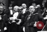 Standbild King fragt britischen weniger zu essen Brot Rationierung für Ersten Weltkrieg Aufwand London England Vereinigtes Königreich, 1914, aus Sekunde 44 historischem Filmmaterial Videoclip 65675028146