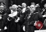 Standbild King fragt britischen weniger zu essen Brot Rationierung für Ersten Weltkrieg Aufwand London England Vereinigtes Königreich, 1914, aus Sekunde 50 historischem Filmmaterial Videoclip 65675028146