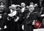 Standbild King fragt britischen weniger zu essen Brot Rationierung für Ersten Weltkrieg Aufwand London England Vereinigtes Königreich, 1914, aus Sekunde 51 historischem Filmmaterial Videoclip 65675028146