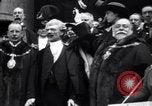 Standbild King fragt britischen weniger zu essen Brot Rationierung für Ersten Weltkrieg Aufwand London England Vereinigtes Königreich, 1914, aus Sekunde 54 historischem Filmmaterial Videoclip 65675028146