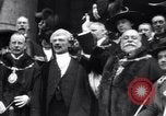 Standbild King fragt britischen weniger zu essen Brot Rationierung für Ersten Weltkrieg Aufwand London England Vereinigtes Königreich, 1914, aus Sekunde 57 historischem Filmmaterial Videoclip 65675028146