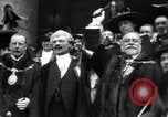 Standbild King fragt britischen weniger zu essen Brot Rationierung für Ersten Weltkrieg Aufwand London England Vereinigtes Königreich, 1914, aus Sekunde 59 historischem Filmmaterial Videoclip 65675028146