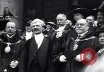 Standbild King fragt britischen weniger zu essen Brot Rationierung für Ersten Weltkrieg Aufwand London England Vereinigtes Königreich, 1914, aus Sekunde 60 historischem Filmmaterial Videoclip 65675028146