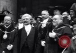 Standbild King fragt britischen weniger zu essen Brot Rationierung für Ersten Weltkrieg Aufwand London England Vereinigtes Königreich, 1914, aus Sekunde 61 historischem Filmmaterial Videoclip 65675028146