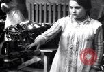 Standbild britischen Frauen arbeiten in Dundee Marmalade factory London England Vereinigtes Königreich, 1914, aus Sekunde 25 historischem Filmmaterial Videoclip 65675028147