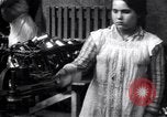 Standbild britischen Frauen arbeiten in Dundee Marmalade factory London England Vereinigtes Königreich, 1914, aus Sekunde 31 historischem Filmmaterial Videoclip 65675028147