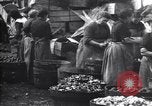 Standbild britischen Frauen arbeiten in Dundee Marmalade factory London England Vereinigtes Königreich, 1914, aus Sekunde 38 historischem Filmmaterial Videoclip 65675028147