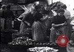Standbild britischen Frauen arbeiten in Dundee Marmalade factory London England Vereinigtes Königreich, 1914, aus Sekunde 41 historischem Filmmaterial Videoclip 65675028147