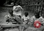 Standbild Frauen Philippinen, 1936, aus Sekunde 20 historischem Filmmaterial Videoclip 65675028186