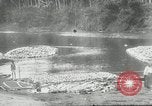 Standbild Männer Philippinen, 1936, aus Sekunde 17 historischem Filmmaterial Videoclip 65675028187