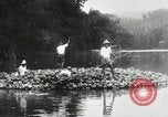 Standbild Männer Philippinen, 1936, aus Sekunde 28 historischem Filmmaterial Videoclip 65675028187