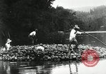 Standbild Männer Philippinen, 1936, aus Sekunde 37 historischem Filmmaterial Videoclip 65675028187
