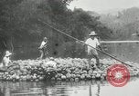Standbild Männer Philippinen, 1936, aus Sekunde 40 historischem Filmmaterial Videoclip 65675028187