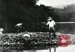 Standbild Männer Philippinen, 1936, aus Sekunde 45 historischem Filmmaterial Videoclip 65675028187