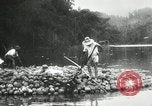 Standbild Männer Philippinen, 1936, aus Sekunde 52 historischem Filmmaterial Videoclip 65675028187