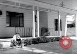 Standbild Ernie Pyle in Albuquerque New Mexico United States USA, 1945, aus Sekunde 56 historischem Filmmaterial Videoclip 65675028197