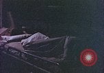 Standbild der Überlebenden von Rakuyo Maru Philippinen, 1944, aus Sekunde 12 historischem Filmmaterial Videoclip 65675028207