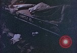 Standbild der Überlebenden von Rakuyo Maru Philippinen, 1944, aus Sekunde 17 historischem Filmmaterial Videoclip 65675028207