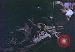 Standbild der Überlebenden von Rakuyo Maru Philippinen, 1944, aus Sekunde 31 historischem Filmmaterial Videoclip 65675028207