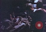 Standbild der Überlebenden von Rakuyo Maru Philippinen, 1944, aus Sekunde 38 historischem Filmmaterial Videoclip 65675028207