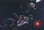 Standbild der Überlebenden von Rakuyo Maru Philippinen, 1944, aus Sekunde 52 historischem Filmmaterial Videoclip 65675028207