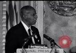 Immagine di Philip Randolph indirizzi National Press Club Washington DC USA, 1963, secondo 15 filmato di repertorio 65675028213