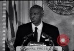 Immagine di Philip Randolph indirizzi National Press Club Washington DC USA, 1963, secondo 25 filmato di repertorio 65675028213