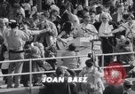 Standbild Joan Baez und Odetta Washington DC USA, 1963, aus Sekunde 13 historischem Filmmaterial Videoclip 65675028219